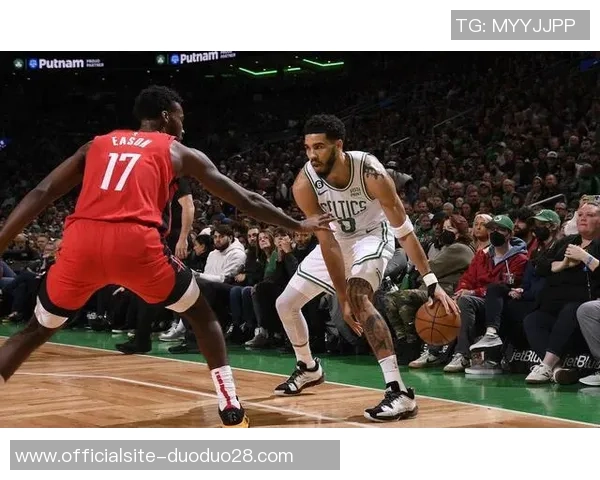 凯尔特人对决火箭比赛精彩回顾及最终得分分析