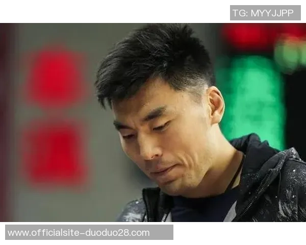 李晓旭的成长故事：从普通学生到篮球场上的闪耀明星